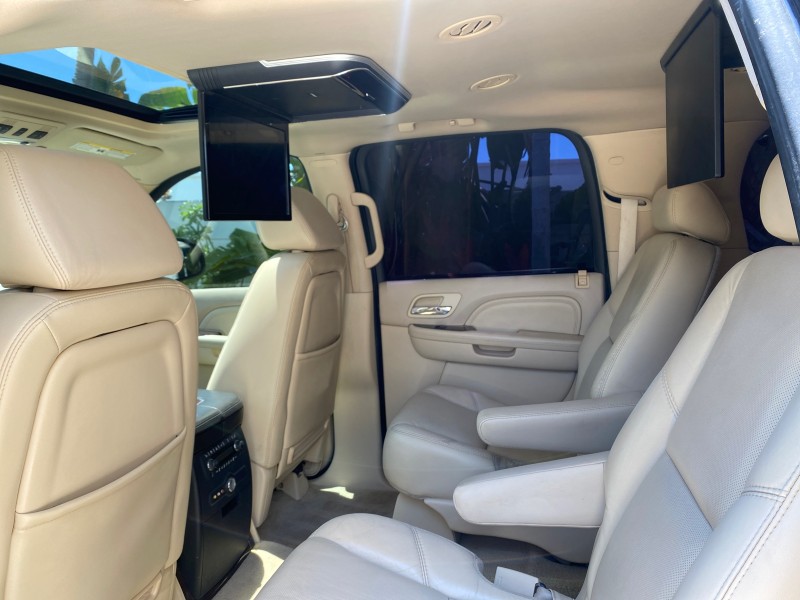 2007 Cadillac Escalade ESV SUNROOF AWD LOW MILES 47,118 in , 