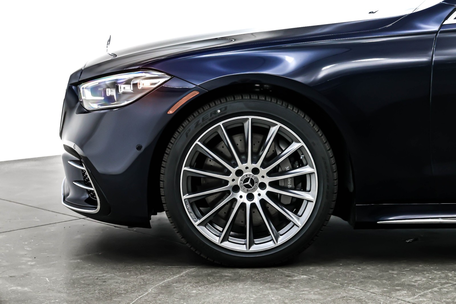 New 2026 Nautical Blue Metallic Mercedes-Benz S 580 image 10