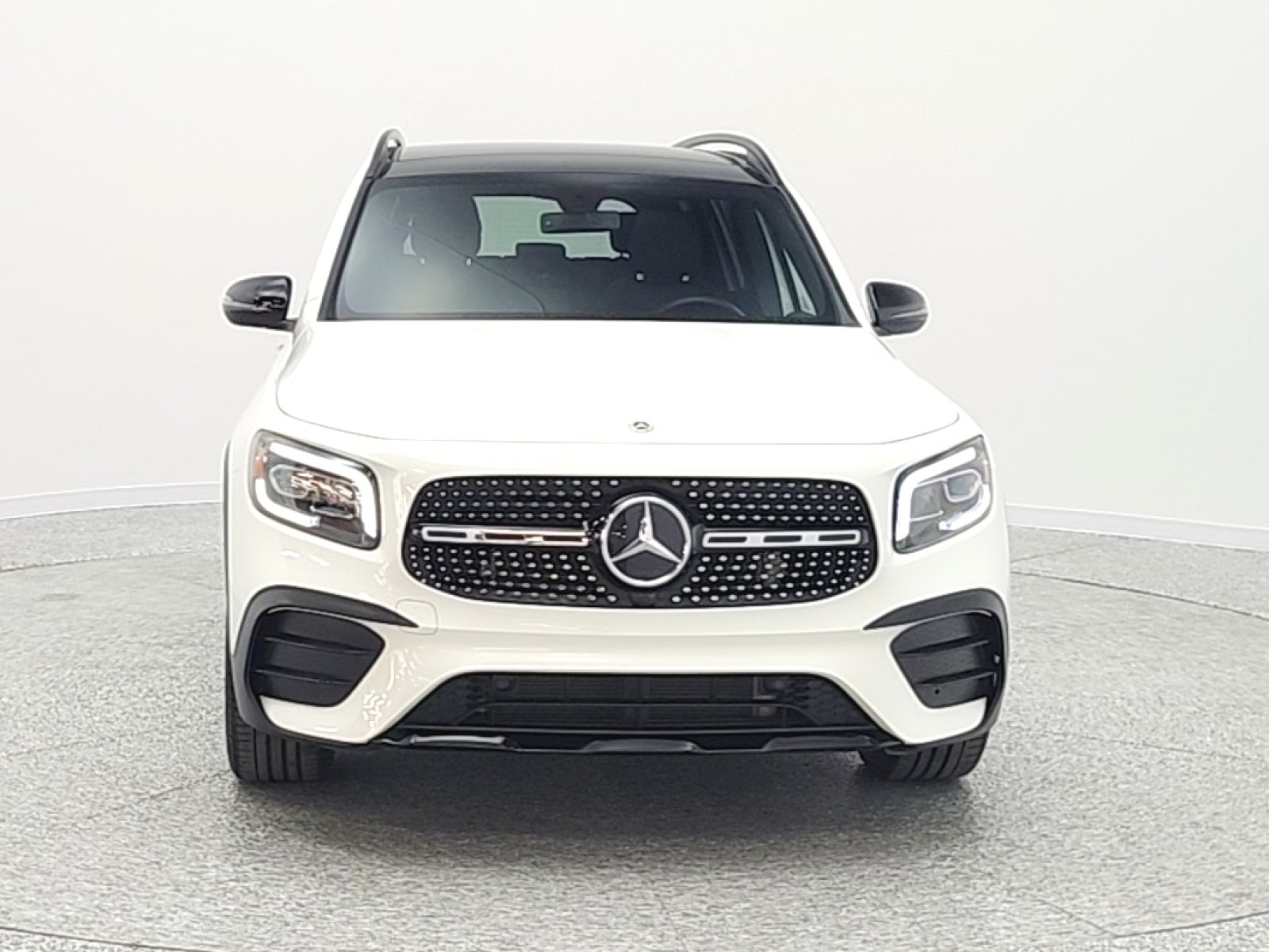 Used 2023 Polar White Mercedes-Benz GLB 250 SUV image 2