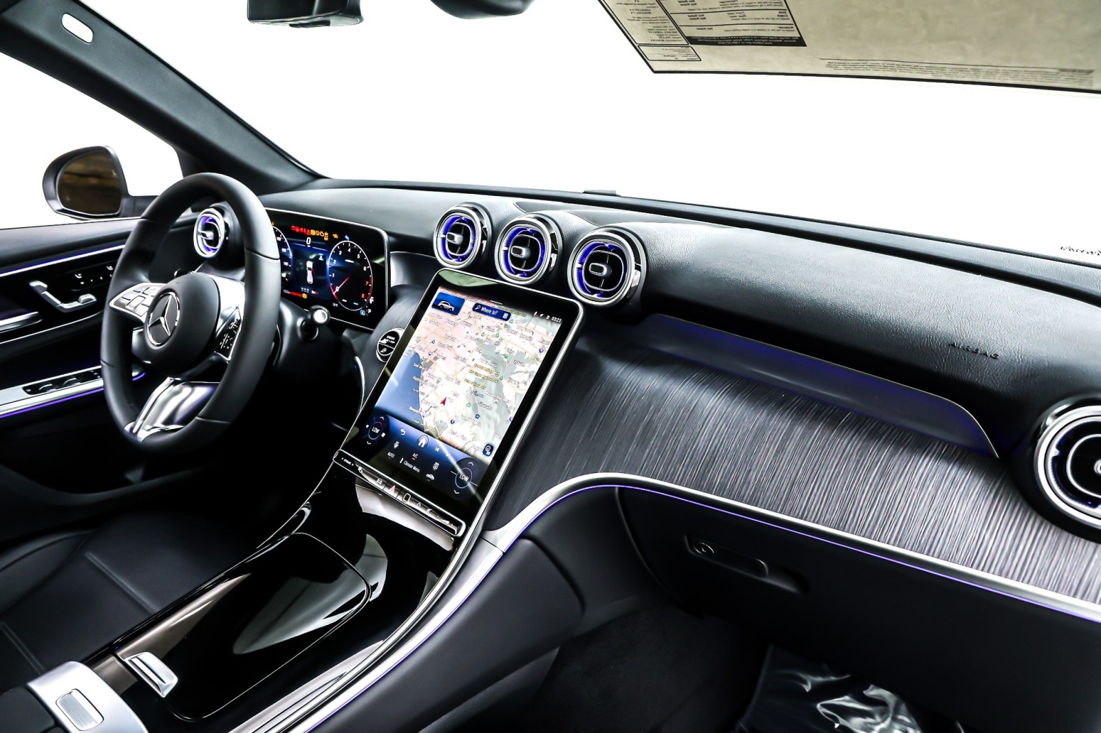 New 2026 Polar White Mercedes-Benz GLC 300 image 5