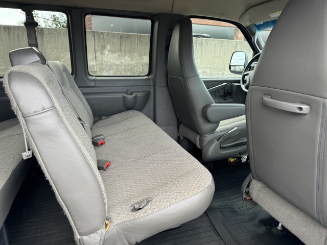 2022 Chevrolet Express Passenger LS 15 Passenger Van 19