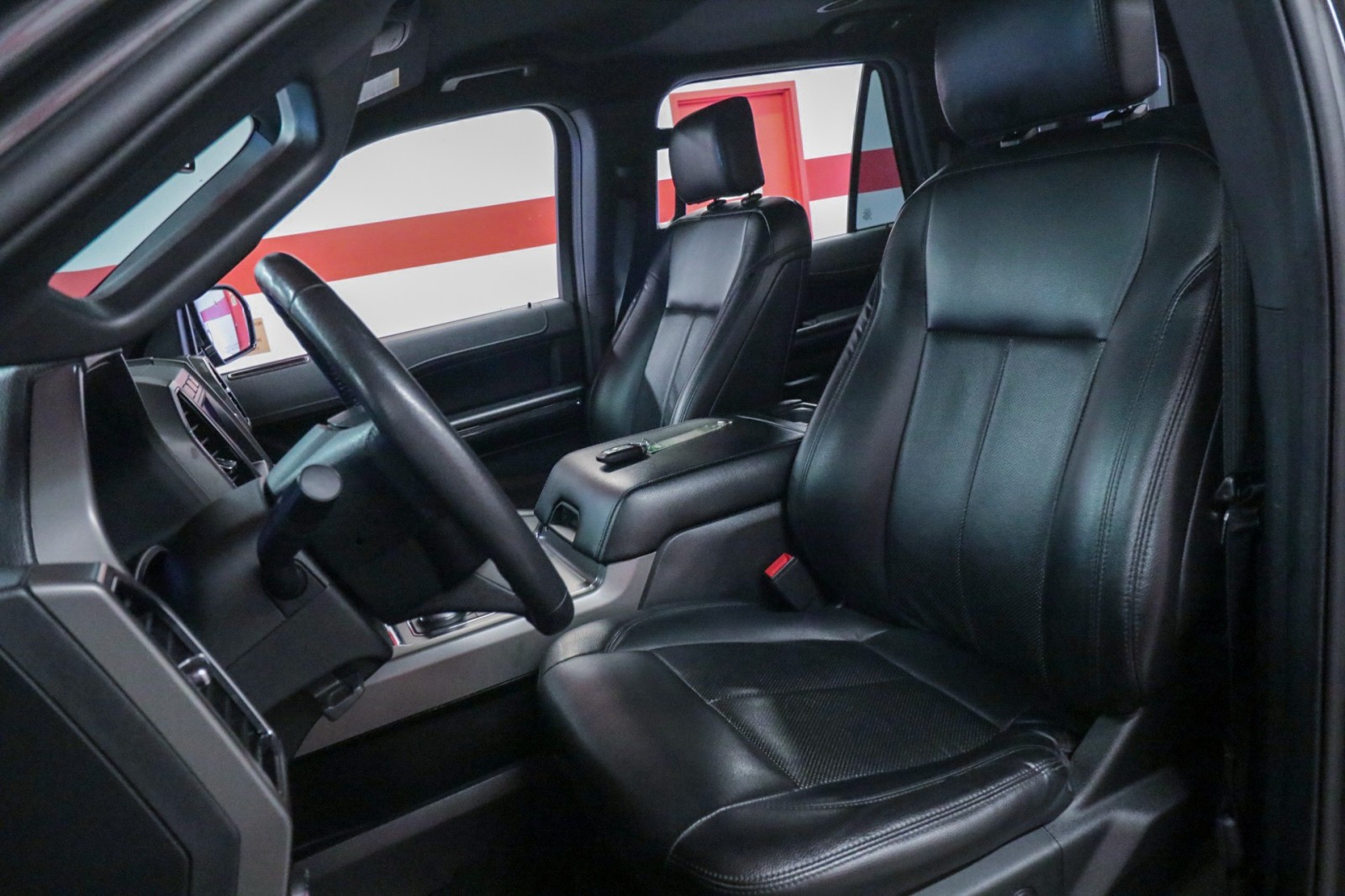 Used Car 2020 Ford Expedition  Xlt For Sale Under $30,000 In Austin, Texas