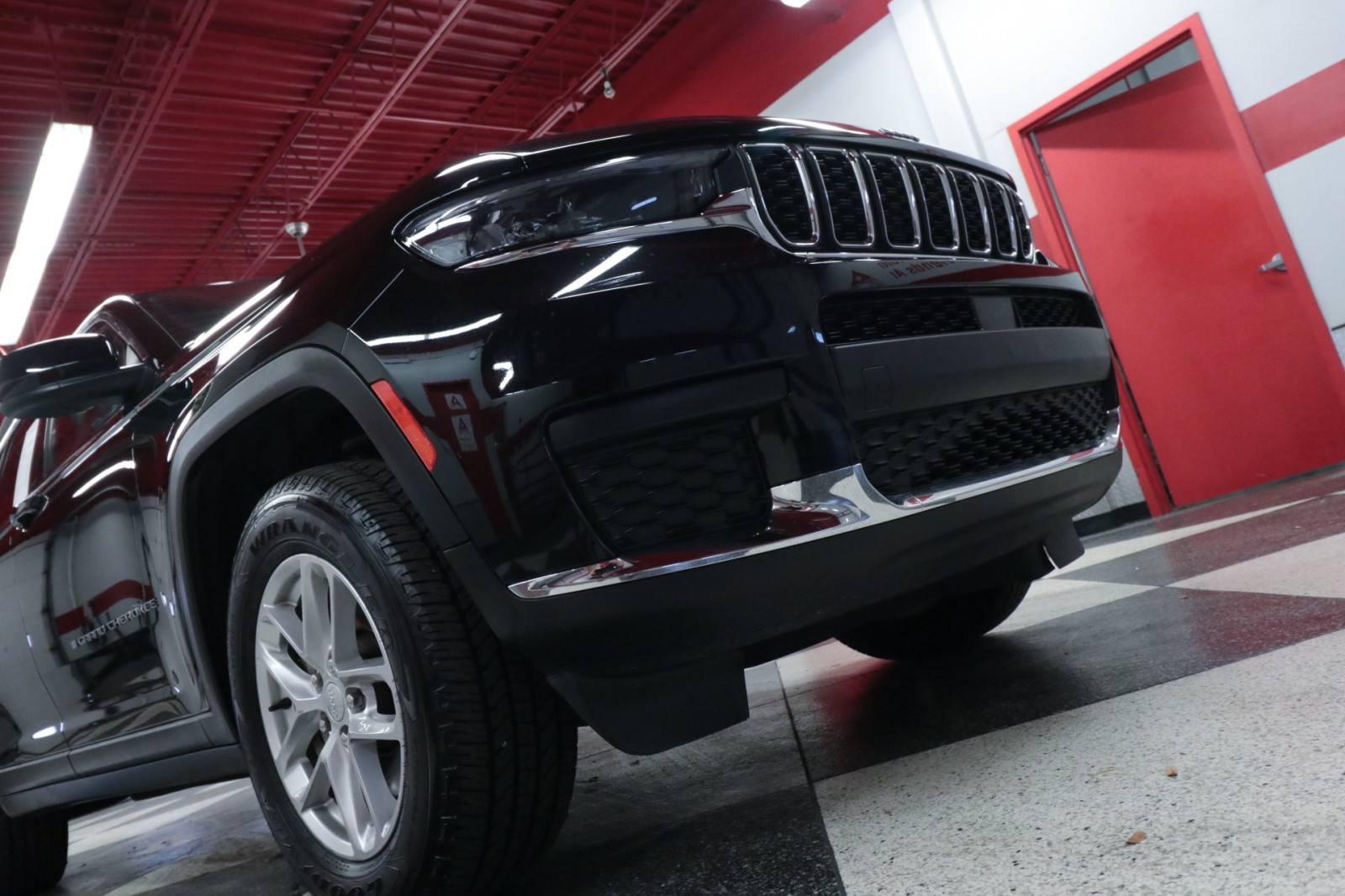 Used Car 2023 Jeep Grand Cherokee L  Laredo For Sale Under $30,000 In Austin, Texas