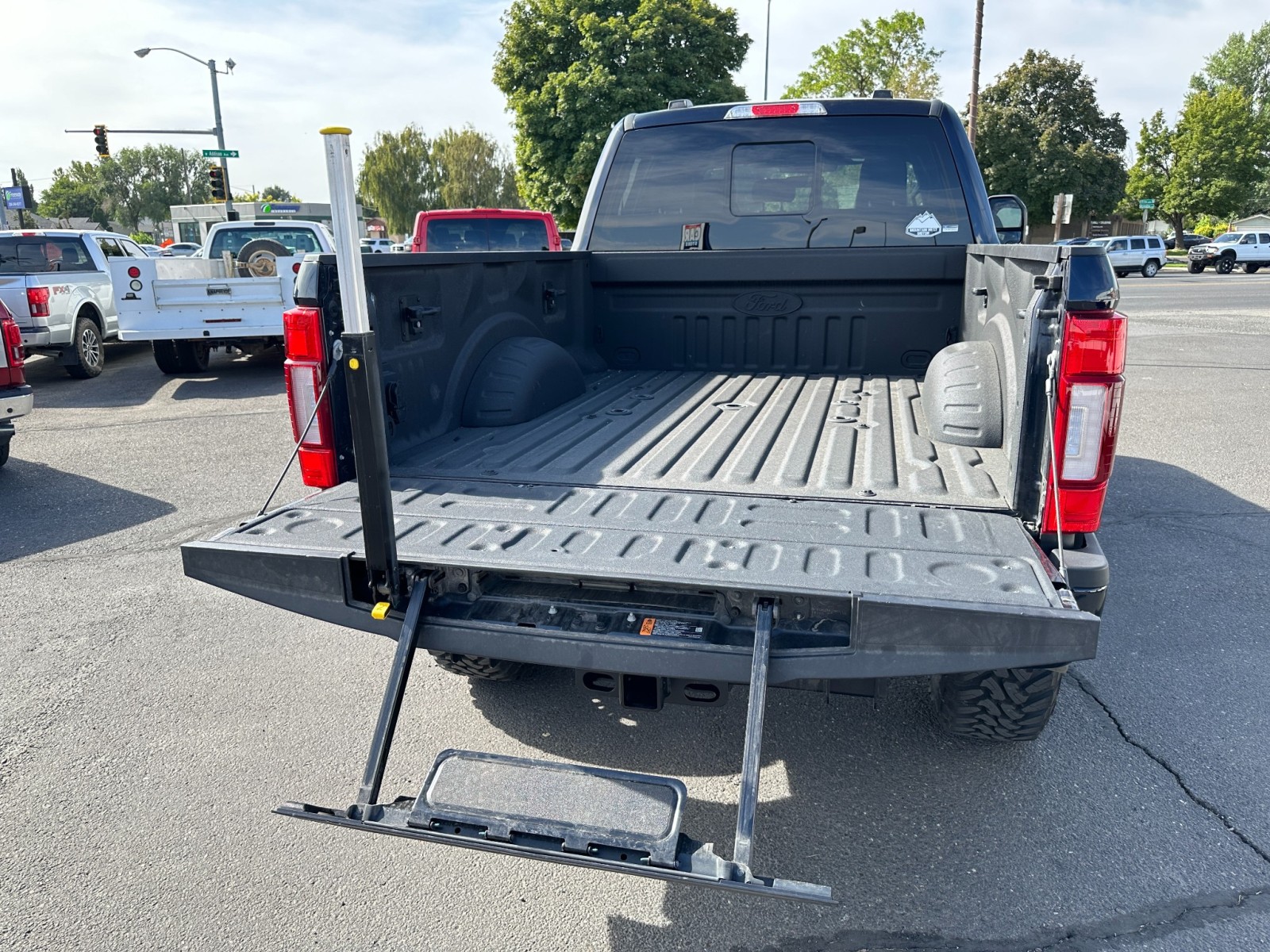 2022 Ford Super Duty F-250 SRW LARIAT 13