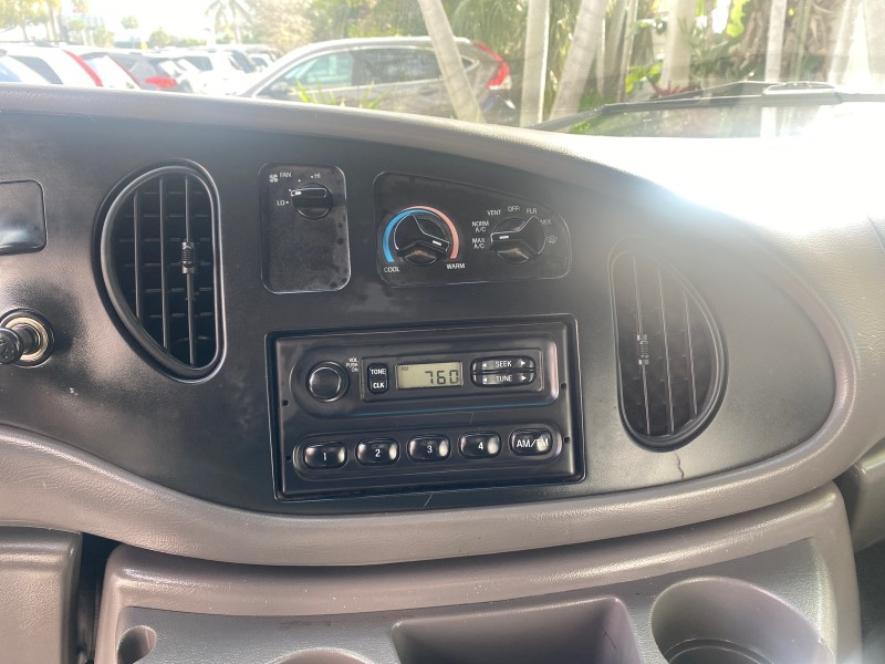 2000 Ford Econoline Cargo Van LOW MILES 68,046 in , 