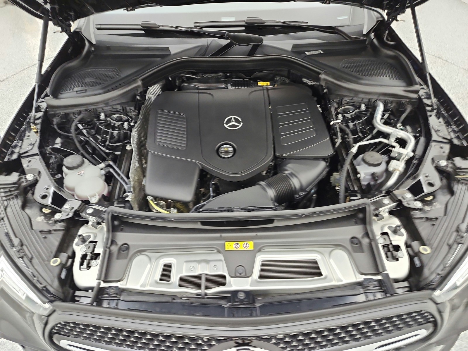 New 2026 Black Mercedes-Benz GLC 300 SUV image 12