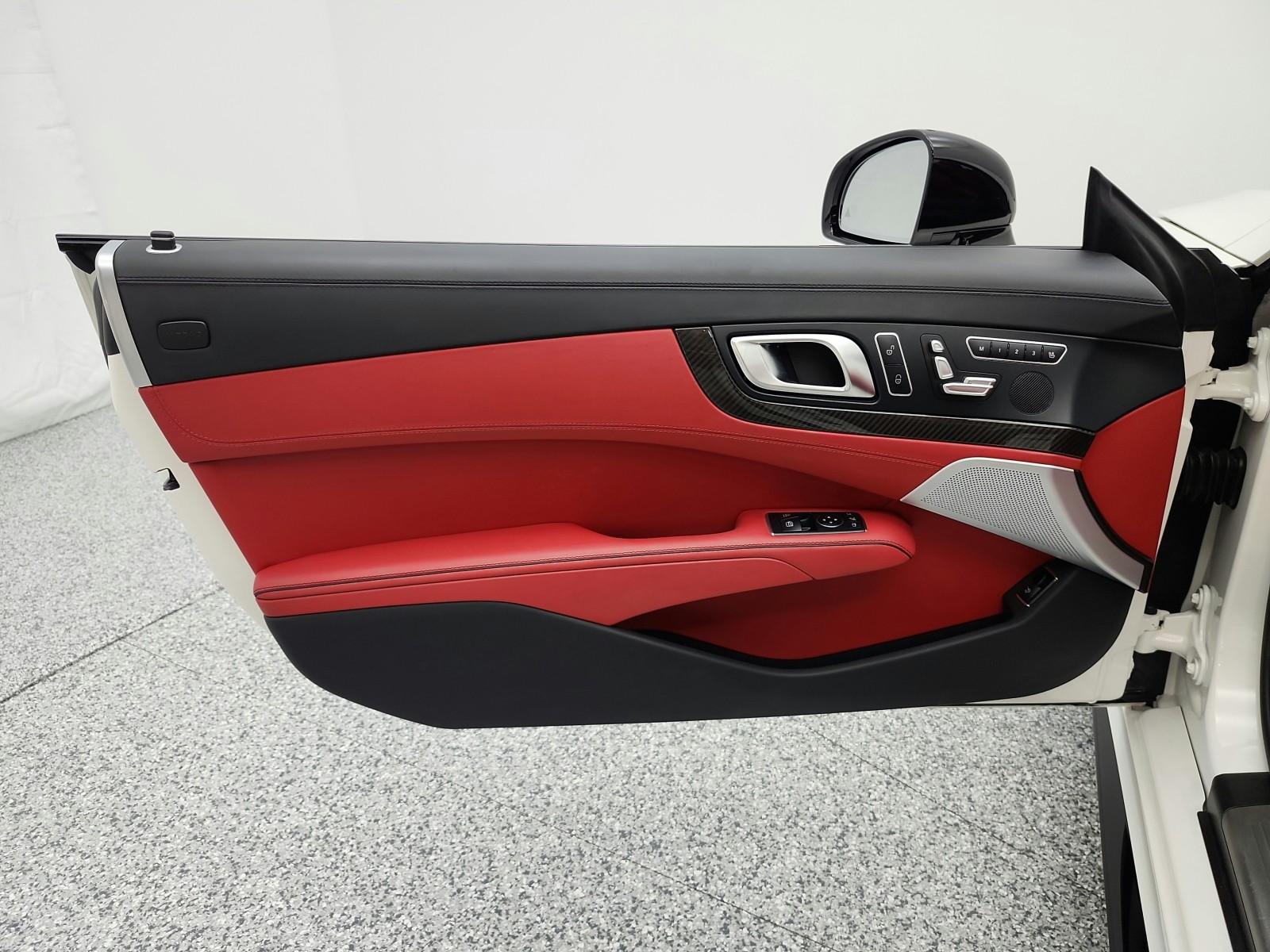 Used 2019 designo Diamond White Metallic Mercedes-Benz AMG® SL 63 Roadster image 14