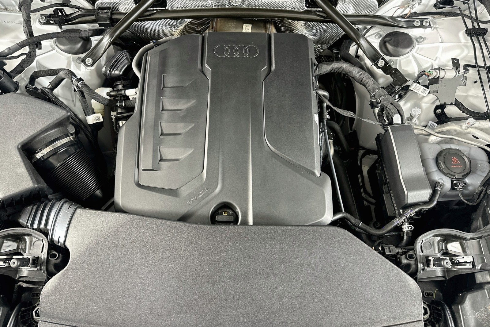 New 2026 Arkona White Audi Premium image 12