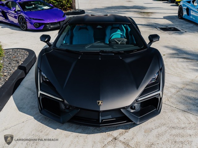 Lamborghini Revuelto