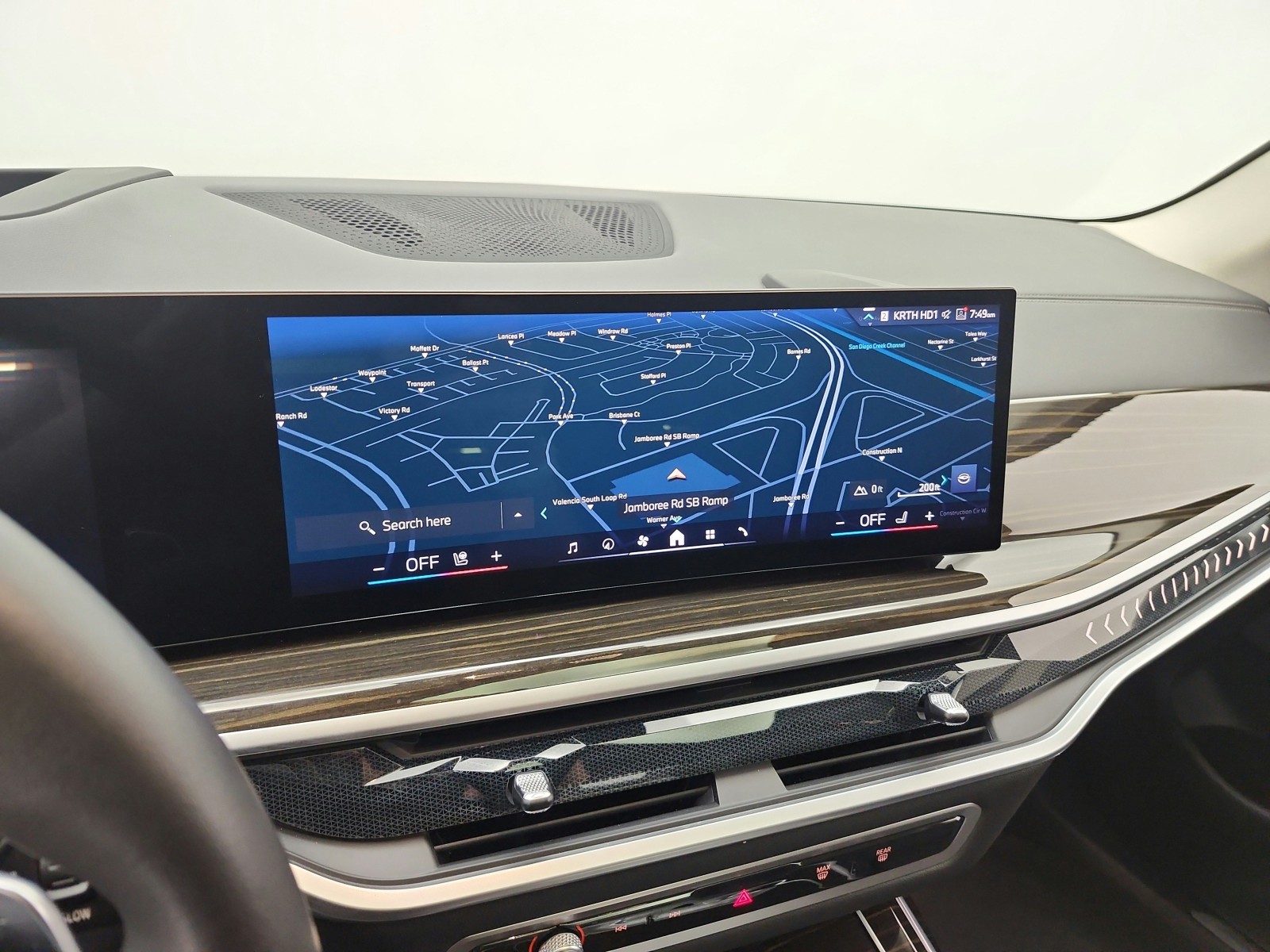 Used 2024 Sparkling Copper Metallic BMW xDrive40i Sports Activity Vehicle image 14
