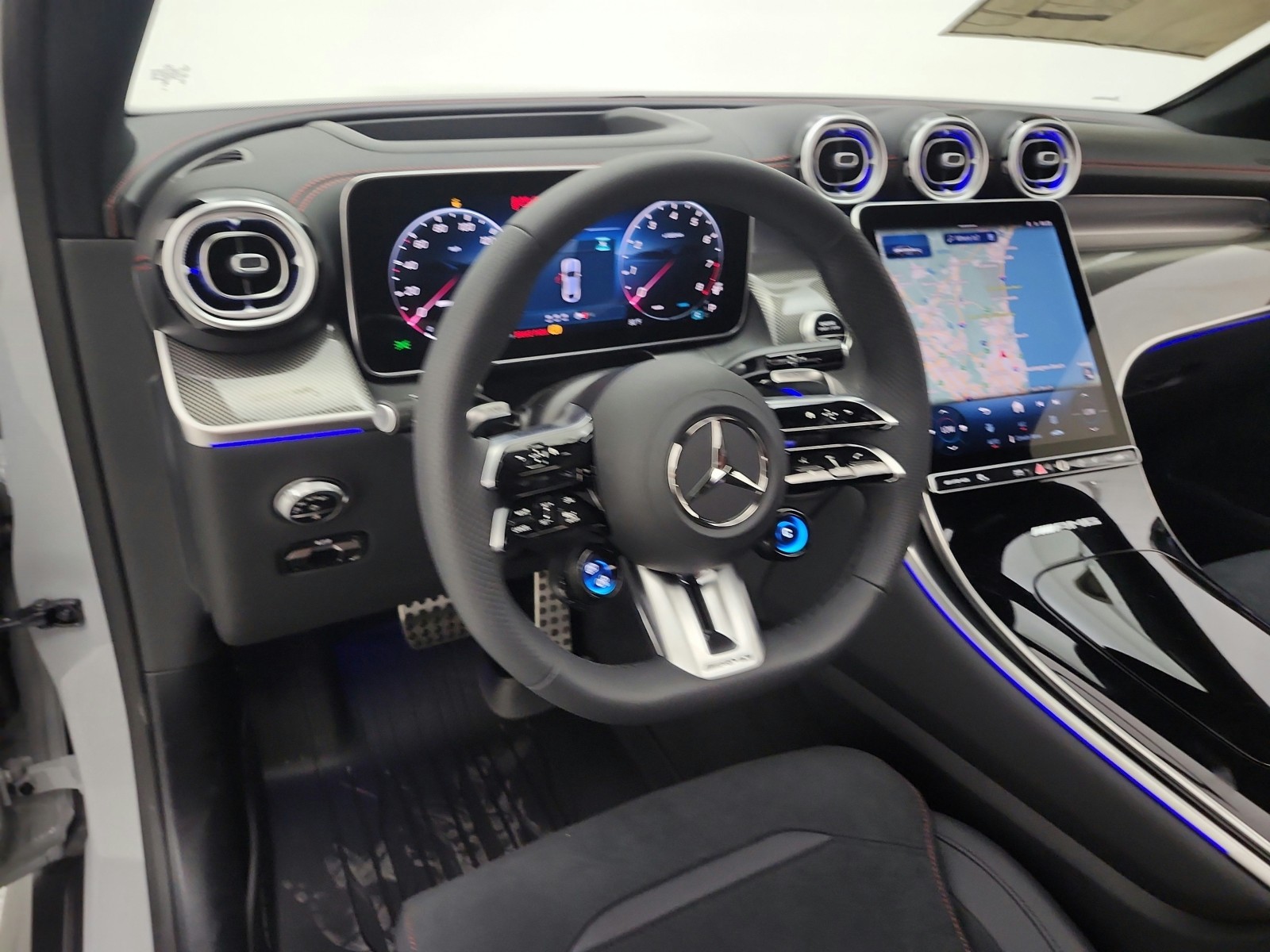 New 2026 MANUFAKTUR Alpine Grey Mercedes-Benz AMG® GLC 43 image 9