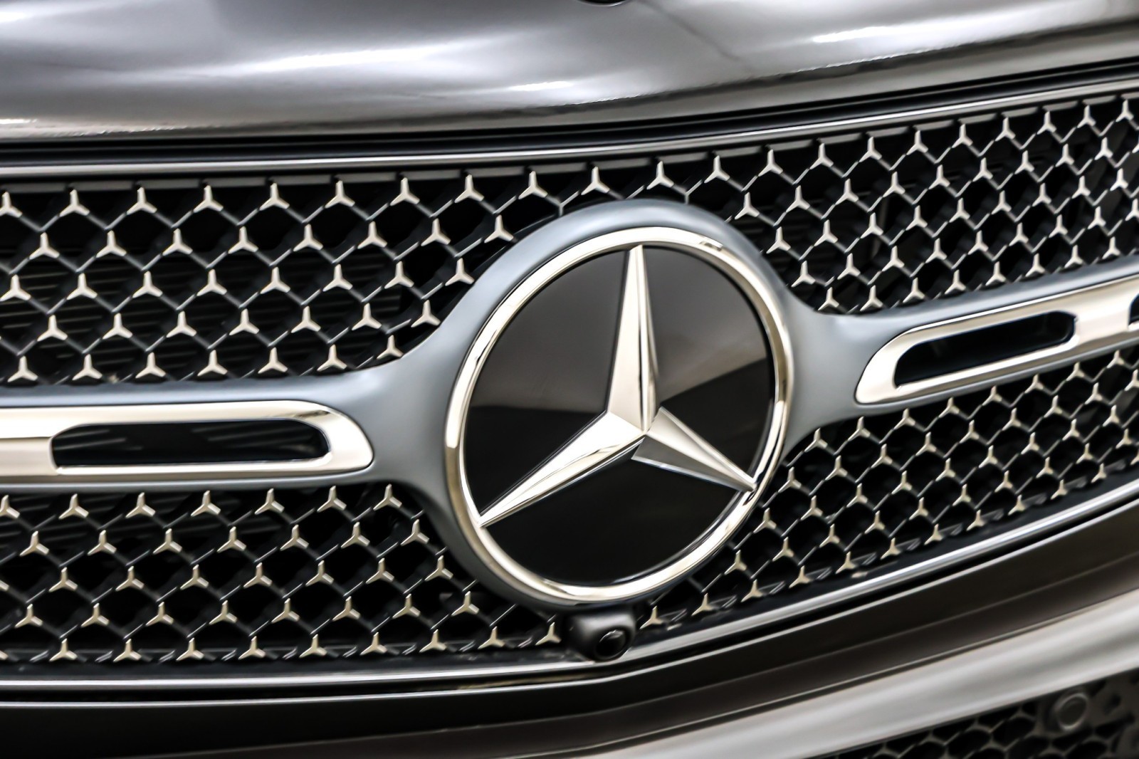 New 2026 Graphite Grey Metallic Mercedes-Benz GLC 300 SUV image 13