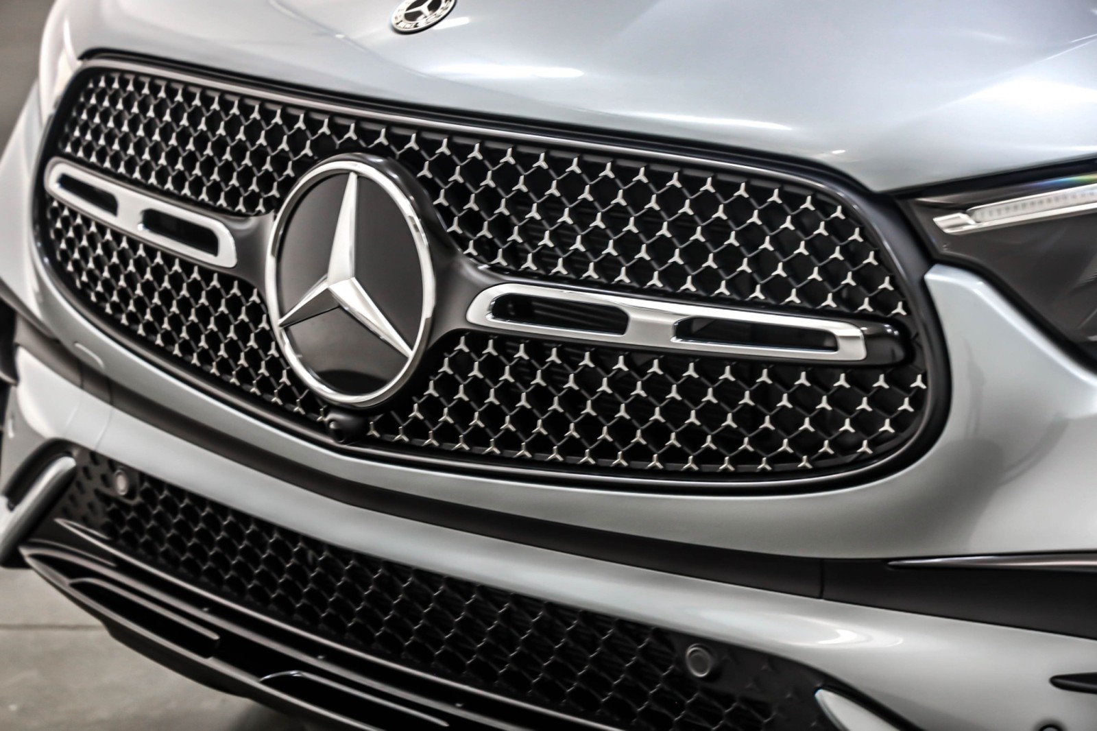 New 2026 Cirrus Silver Metallic Mercedes-Benz GLC 300 image 13