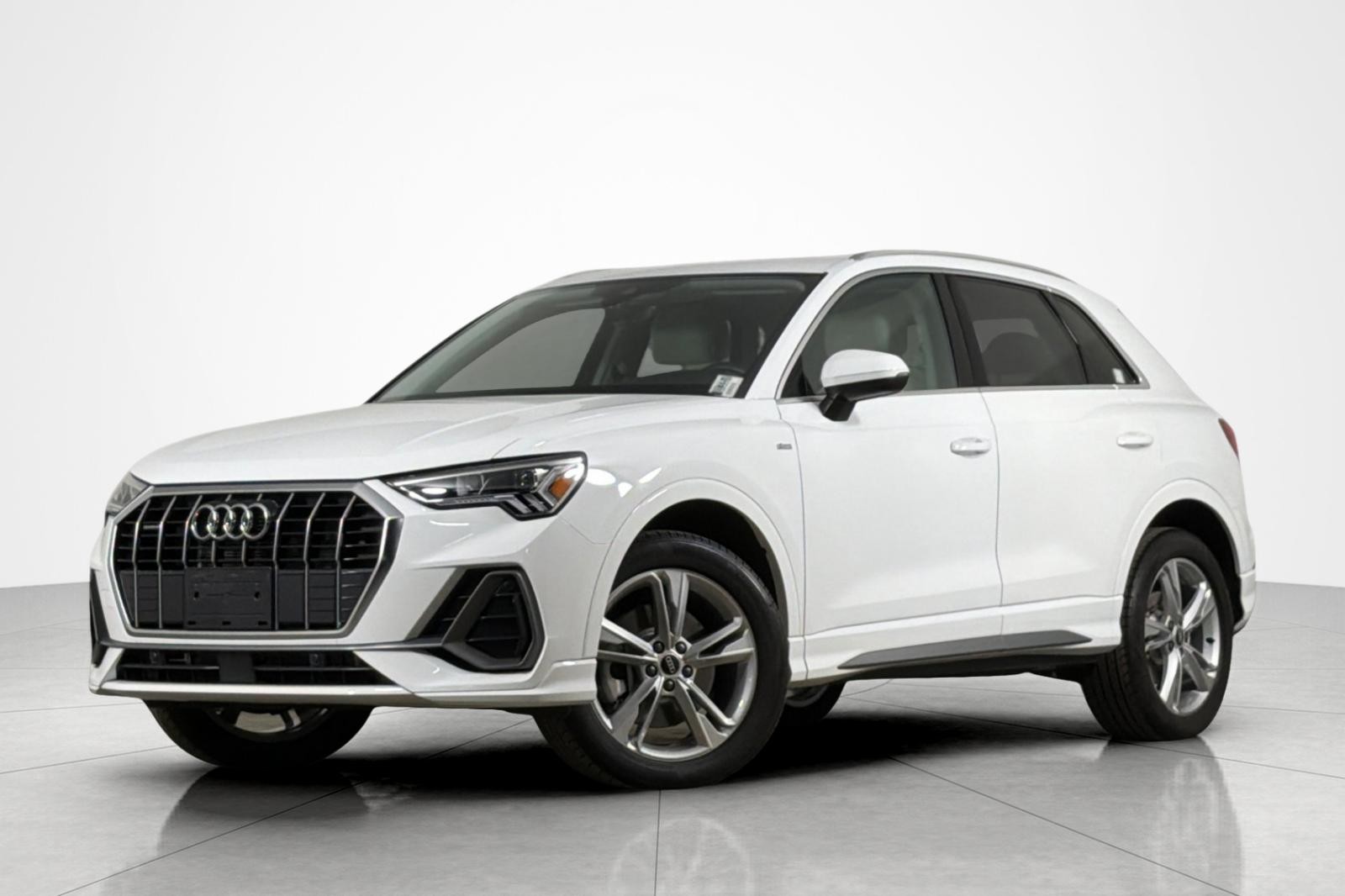 2023 Audi Q3 S line Premium 45 TFSI quattro