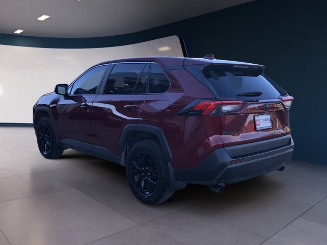 2022 Toyota RAV4 LE 3