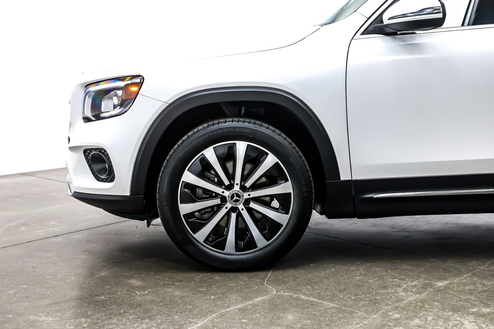 Used 2023 Polar White Mercedes-Benz GLB 250 SUV image 10