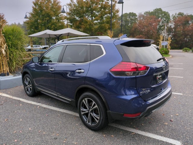 2017 Nissan Rogue SL 9