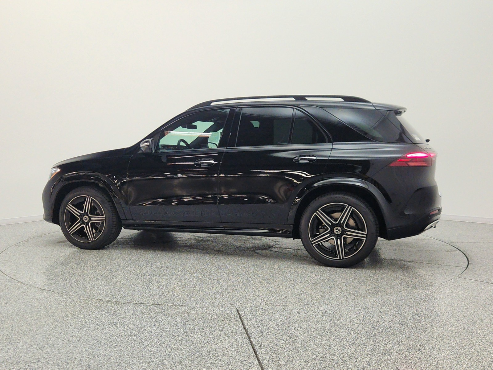 New 2026 Black Mercedes-Benz GLE 450 4MATIC® SUV image 8