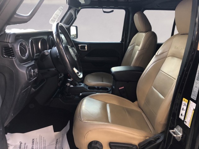 2018 Jeep Wrangler Unlimited Sahara 9