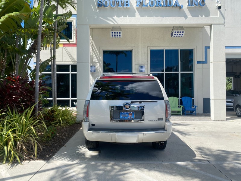 2013 Cadillac Escalade Luxury 1 OWNER LOW MILES 70,251 in ,