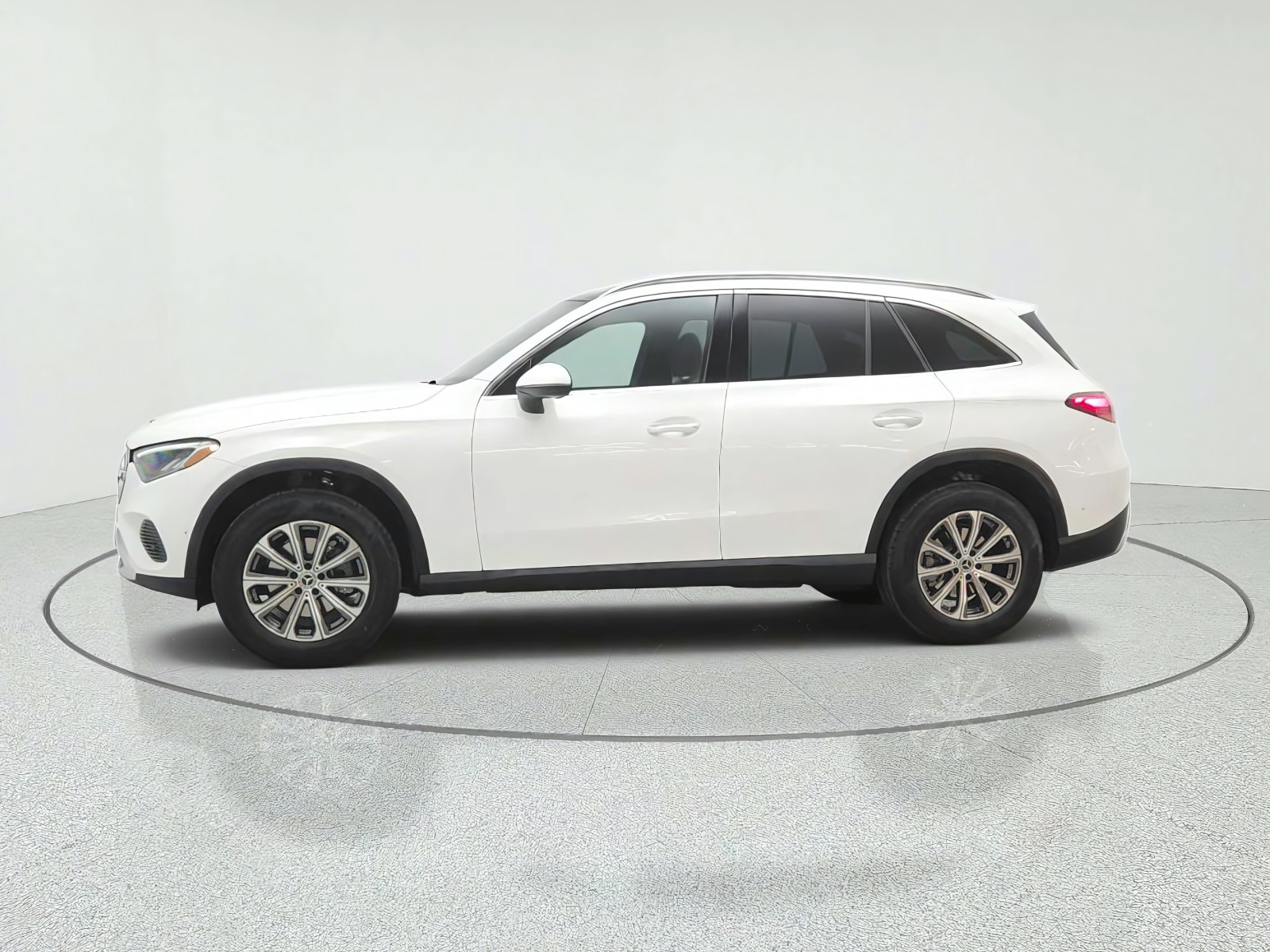 New 2027 Polar White Mercedes-Benz GLC 300 SUV image 8