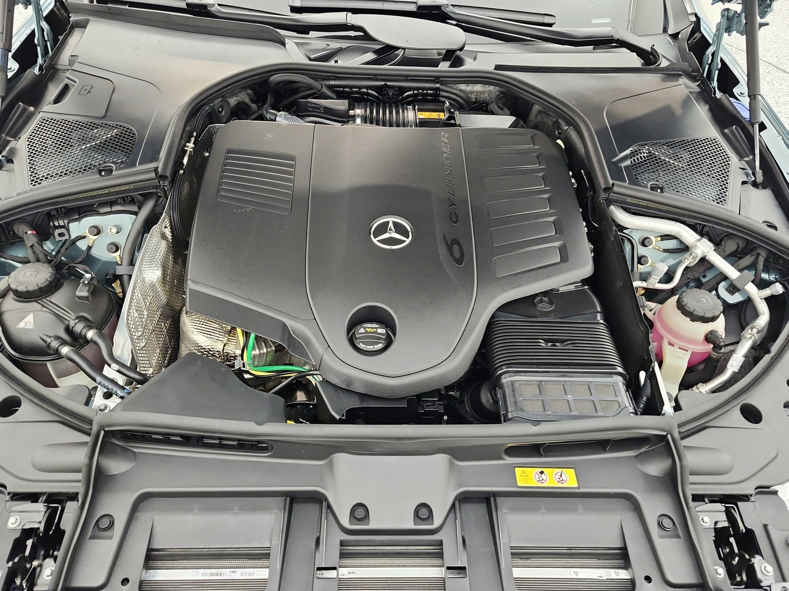 New 2026 Verde Silver Metallic Mercedes-Benz S 500 image 13