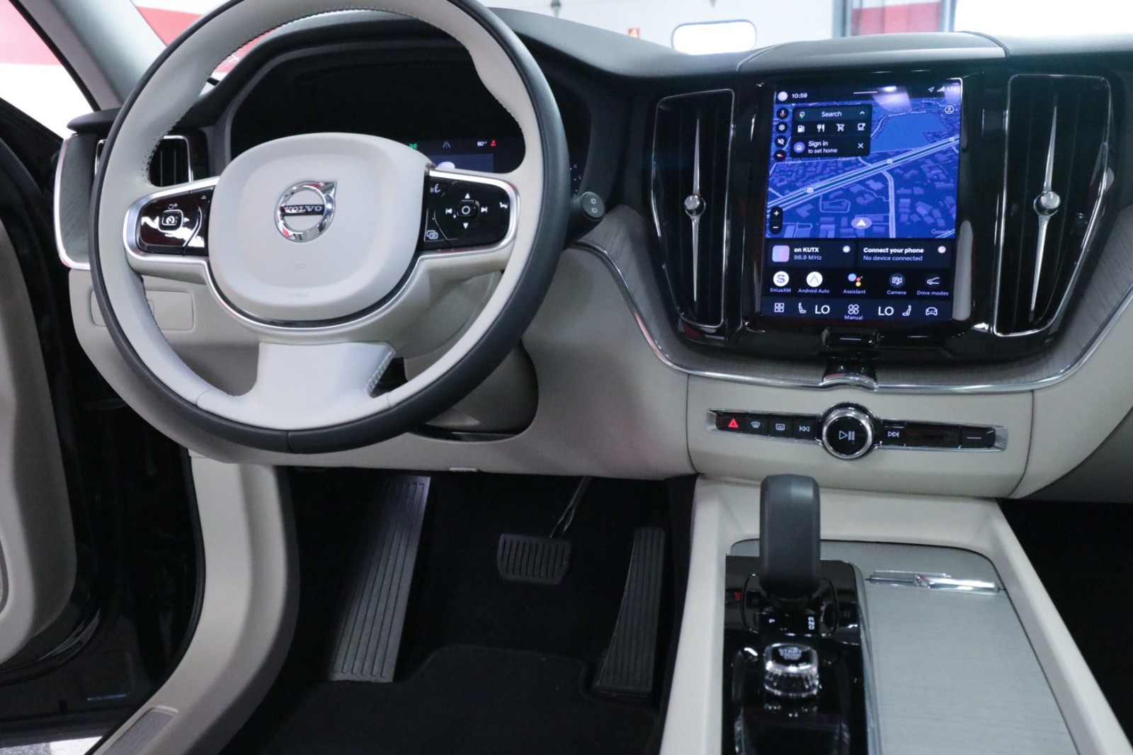 Used Car 2023 Volvo Xc60  Plus Bright Theme For Sale Under $40,000 In Austin, Texas