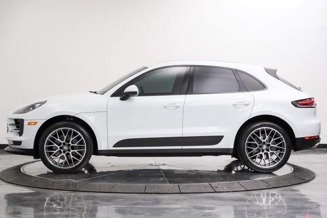 2021 Porsche Macan S 2