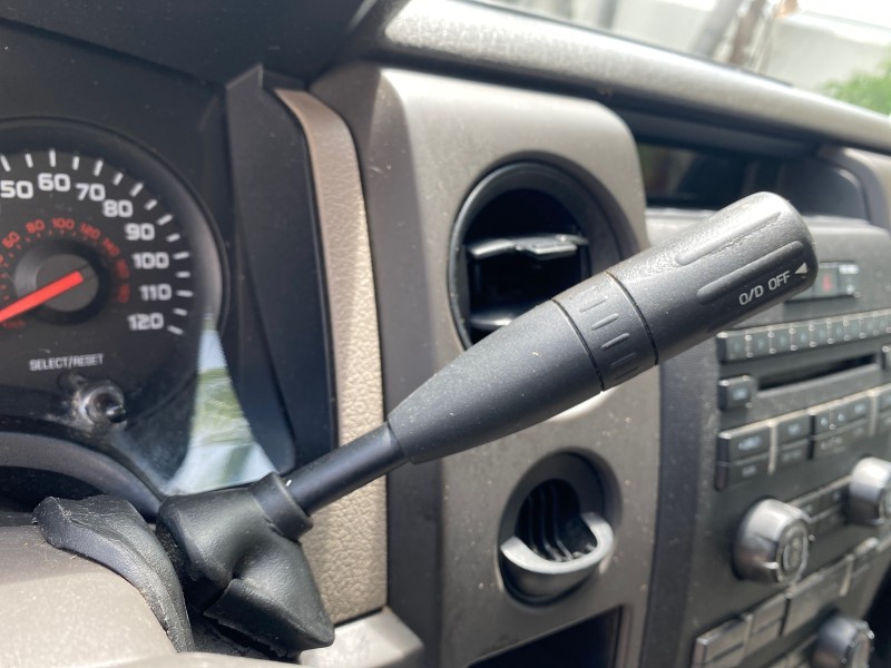 2010 Ford F-150 4 DR CREW XL LOW MILES 34,625 in , 
