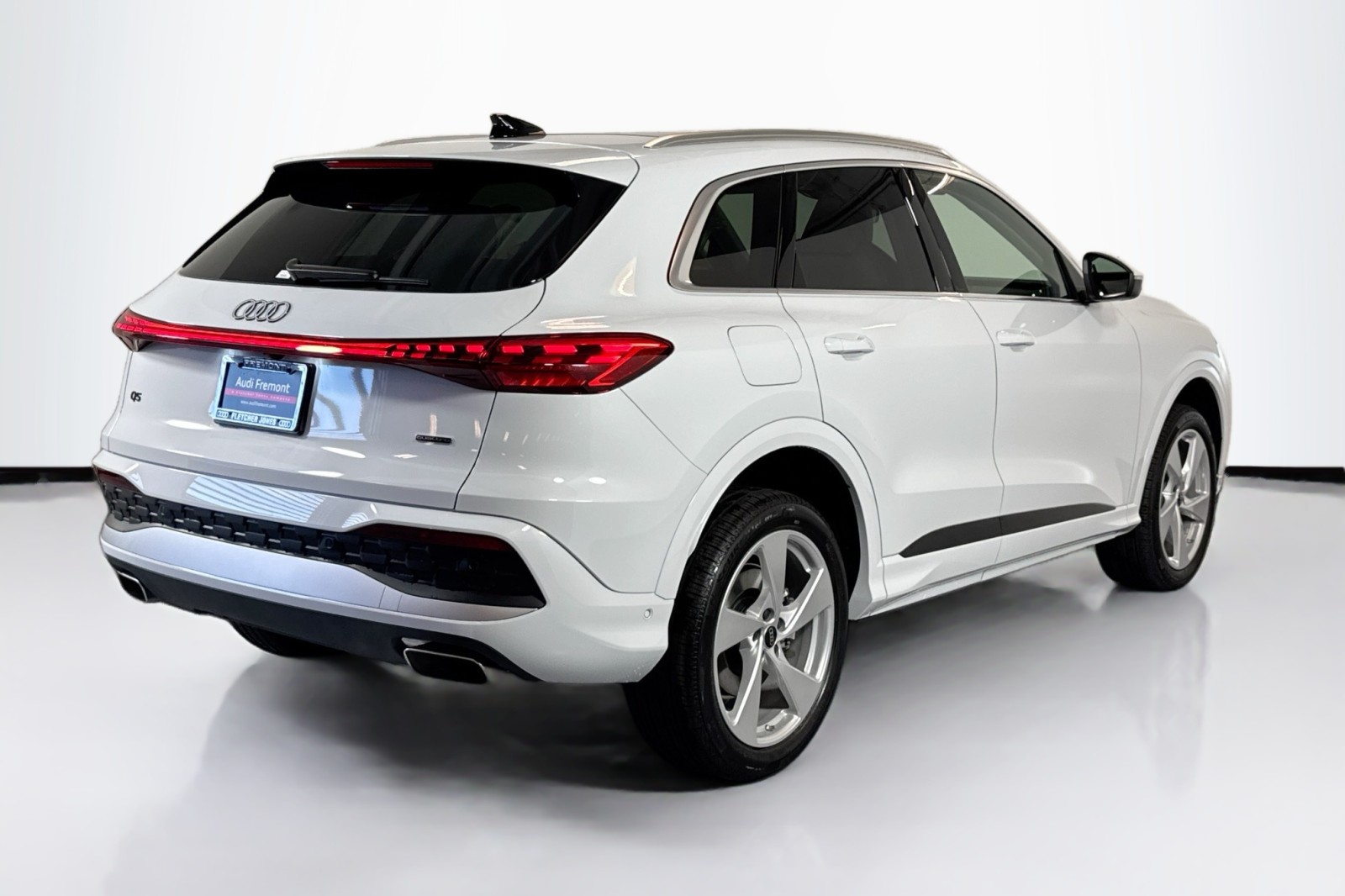 New 2025 Glacier White Metallic Audi Premium Plus 2.0 TFSI quattro image 5