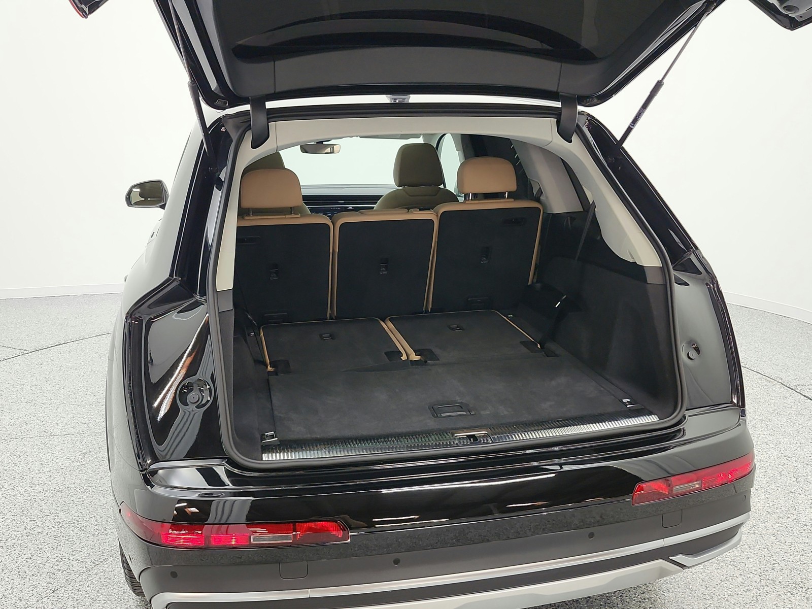 Used 2023 Mythos Black Metallic Audi Premium 55 TFSI quattro image 22