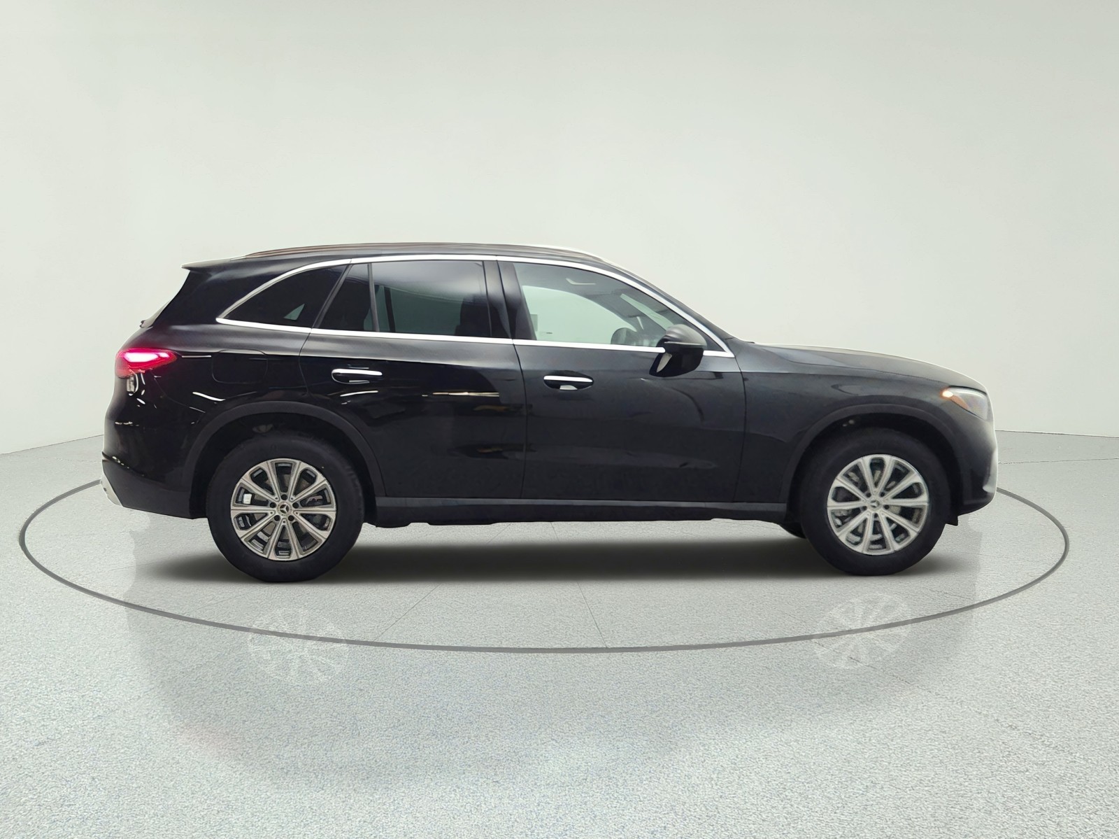New 2027 Black Mercedes-Benz GLC 300 SUV image 4