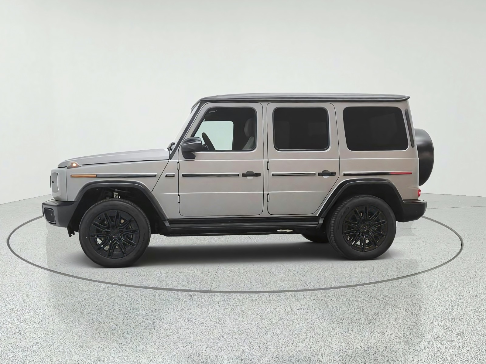 New 2027 MANUFAKTUR Platinum magno Mercedes-Benz G 580e SUV image 8