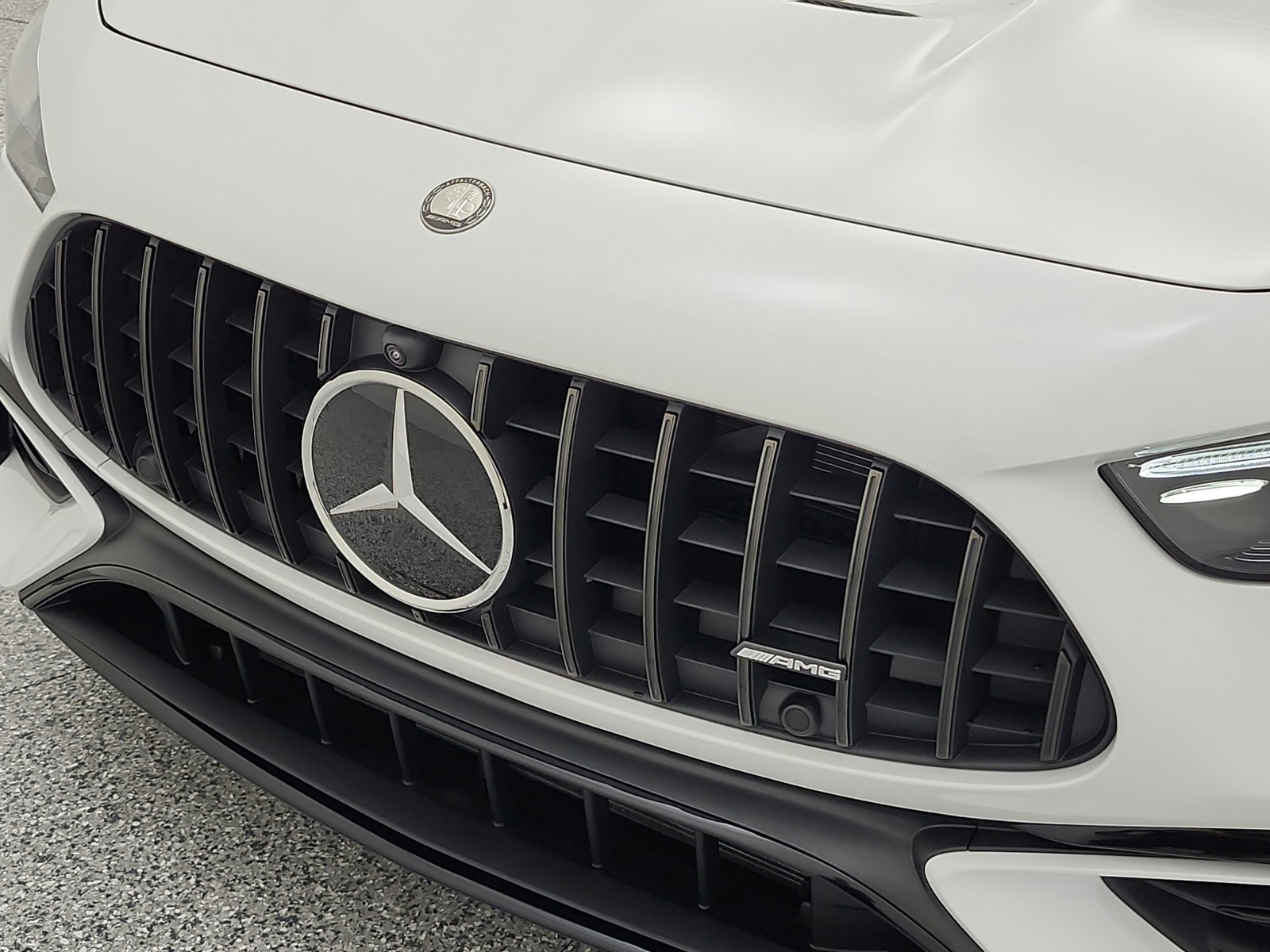 New 2026 MANUFAKTUR Moonlight White Metallic Mercedes-Benz AMG® CLE 53 image 13
