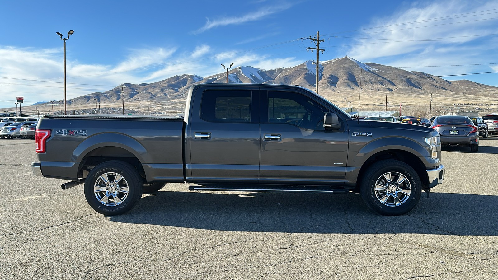 2017 Ford F-150 XLT 2