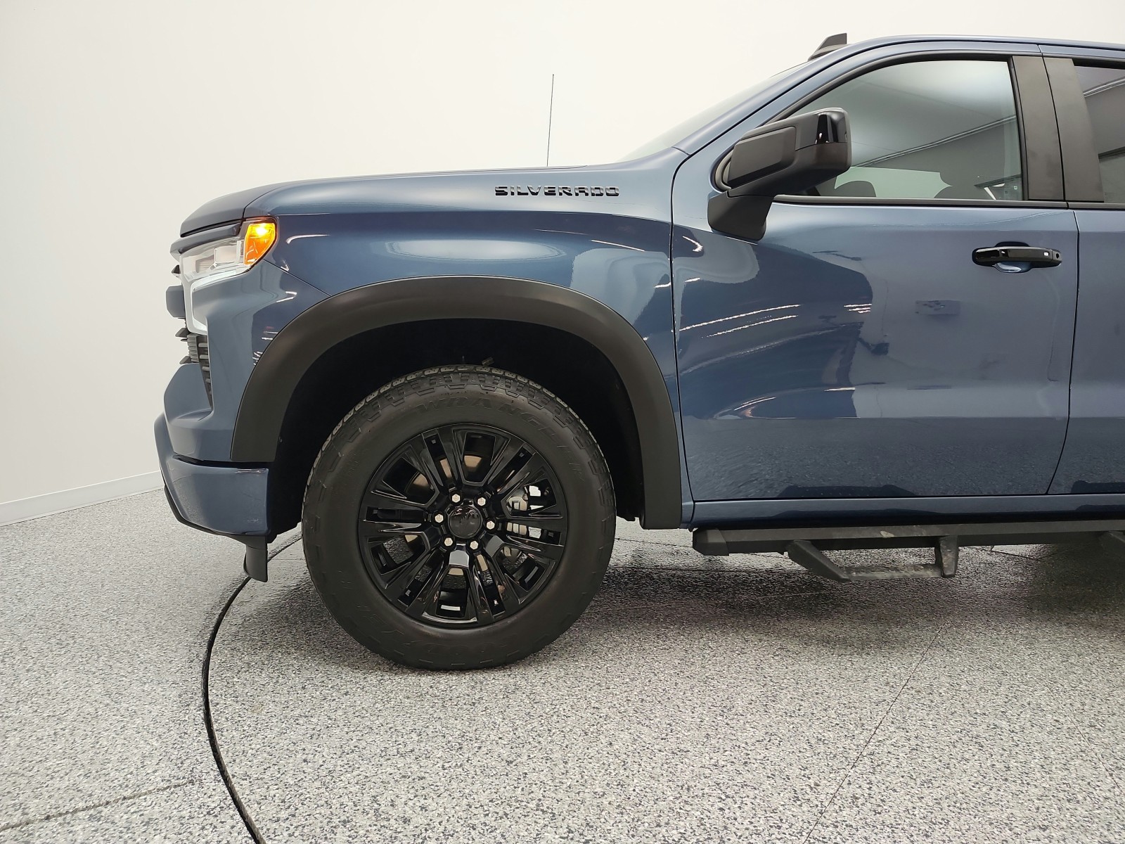 Used 2024 Lakeshore Blue Metallic Chevrolet 2WD Crew Cab 147 RST image 21