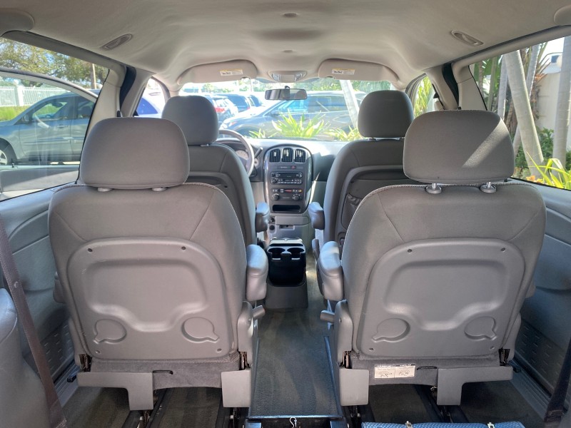 2006 Dodge Caravan SXT LOW MILES 28,367 1 OWNER HANDICAP LIFT in , 