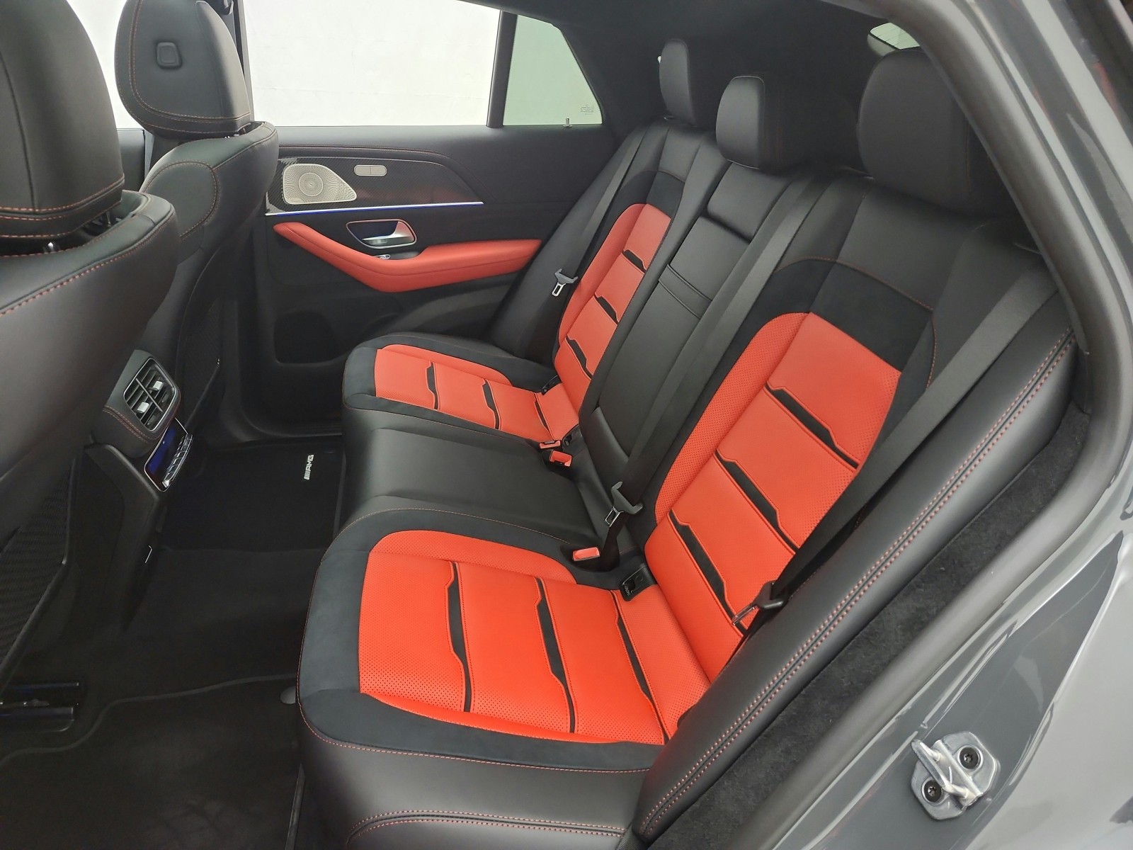 New 2026 MANUFAKTUR Silicon Grey Mercedes-Benz AMG® GLE 63 S image 11