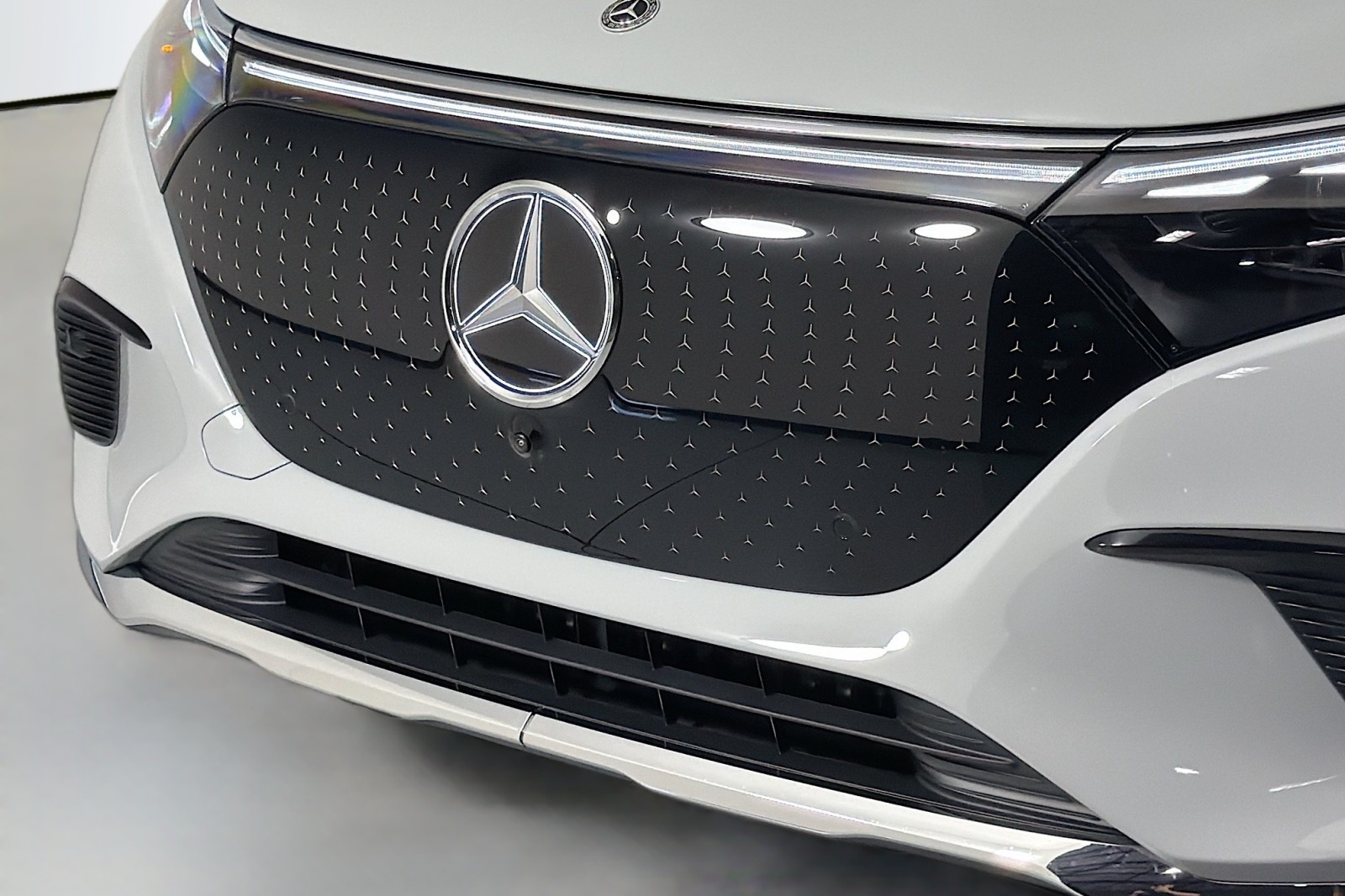 New 2026 MANUFAKTUR Alpine Grey Mercedes-Benz EQS 400 4MATIC® SUV image 11