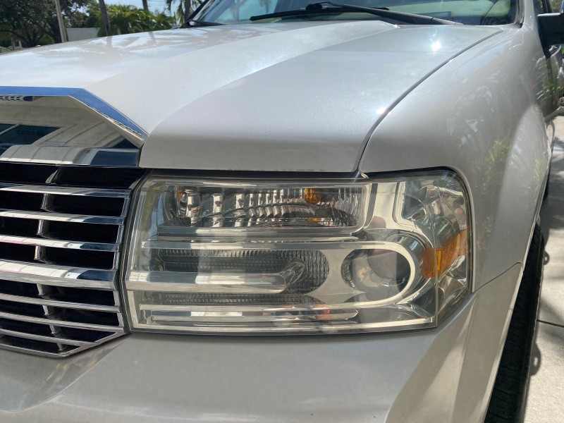 2010 Lincoln Navigator 4WD SUNROOF LOW MILES 31,209 in , 