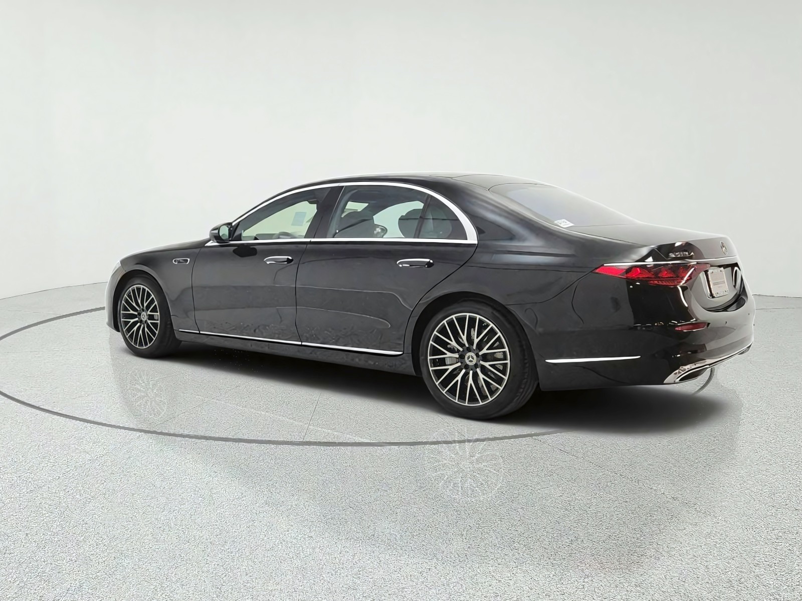 New 2027 Black Mercedes-Benz S 580 4MATIC® Sedan image 7