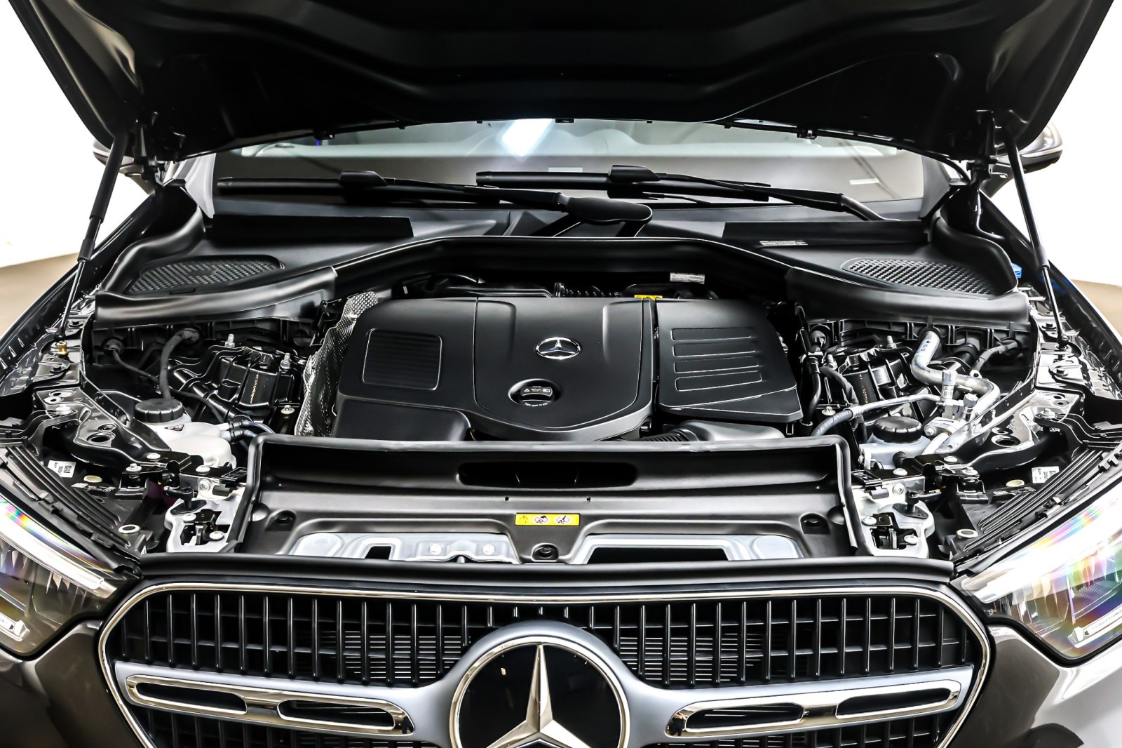 New 2026 Graphite Grey Metallic Mercedes-Benz GLC 300 image 11