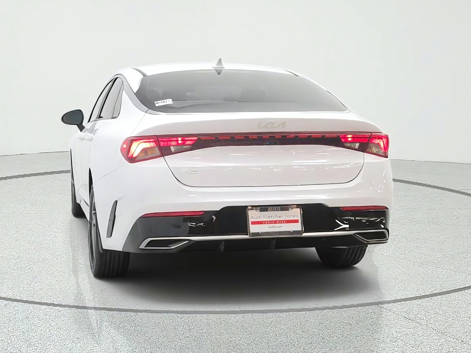 Used 2023 Glacial White Pearl Kia LXS image 6