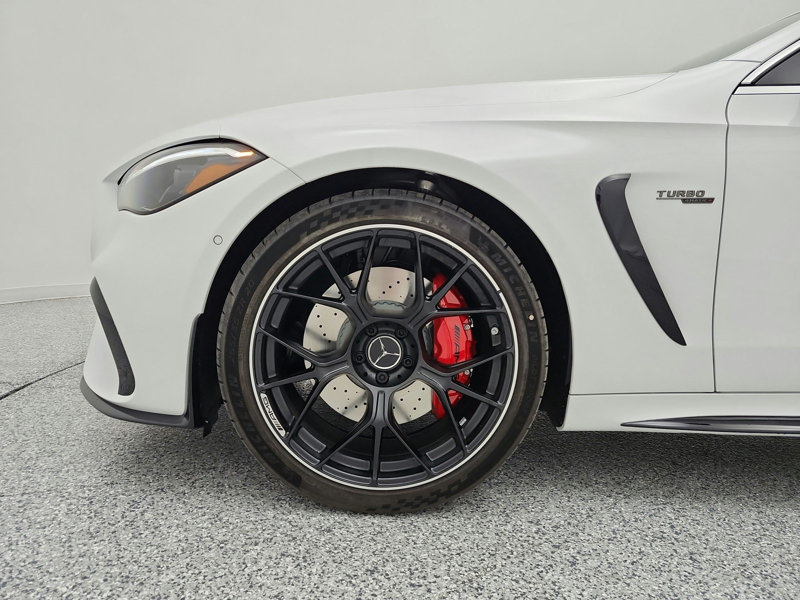New 2027 MANUFAKTUR Moonlight White Metallic Mercedes-Benz AMG® CLE 53 4MATIC+ Cabriolet image 13
