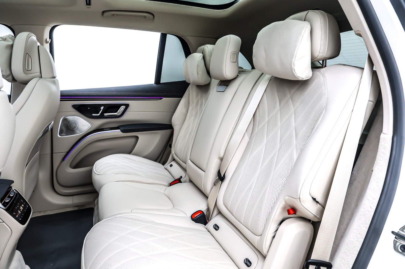 New 2026 Polar White Mercedes-Benz EQS 550 image 8