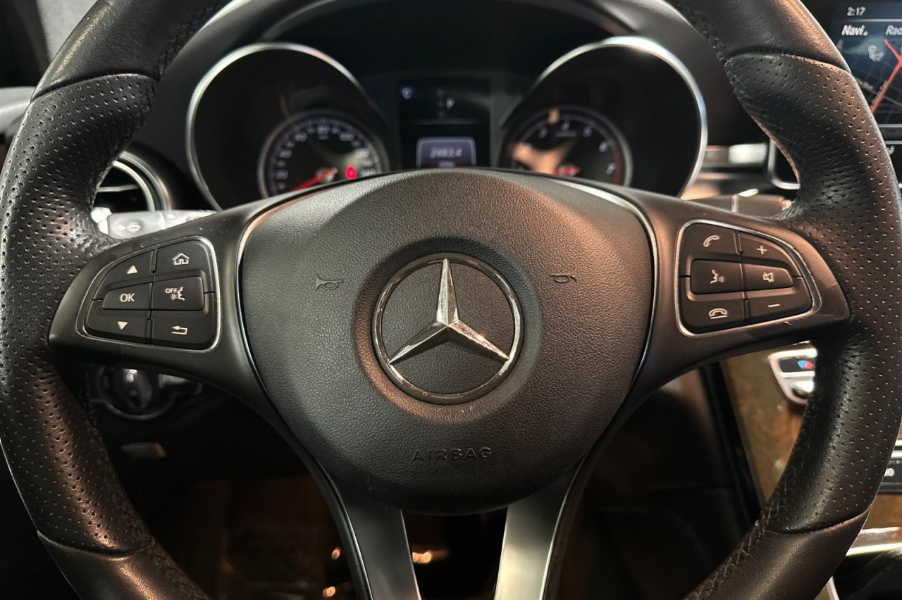 Used 2018 Selenite Grey Metallic Mercedes-Benz GLC 300 image 23