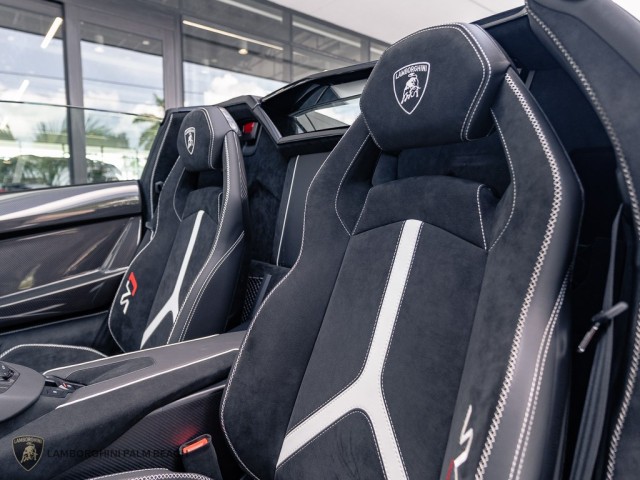 Lamborghini Aventador SVJ