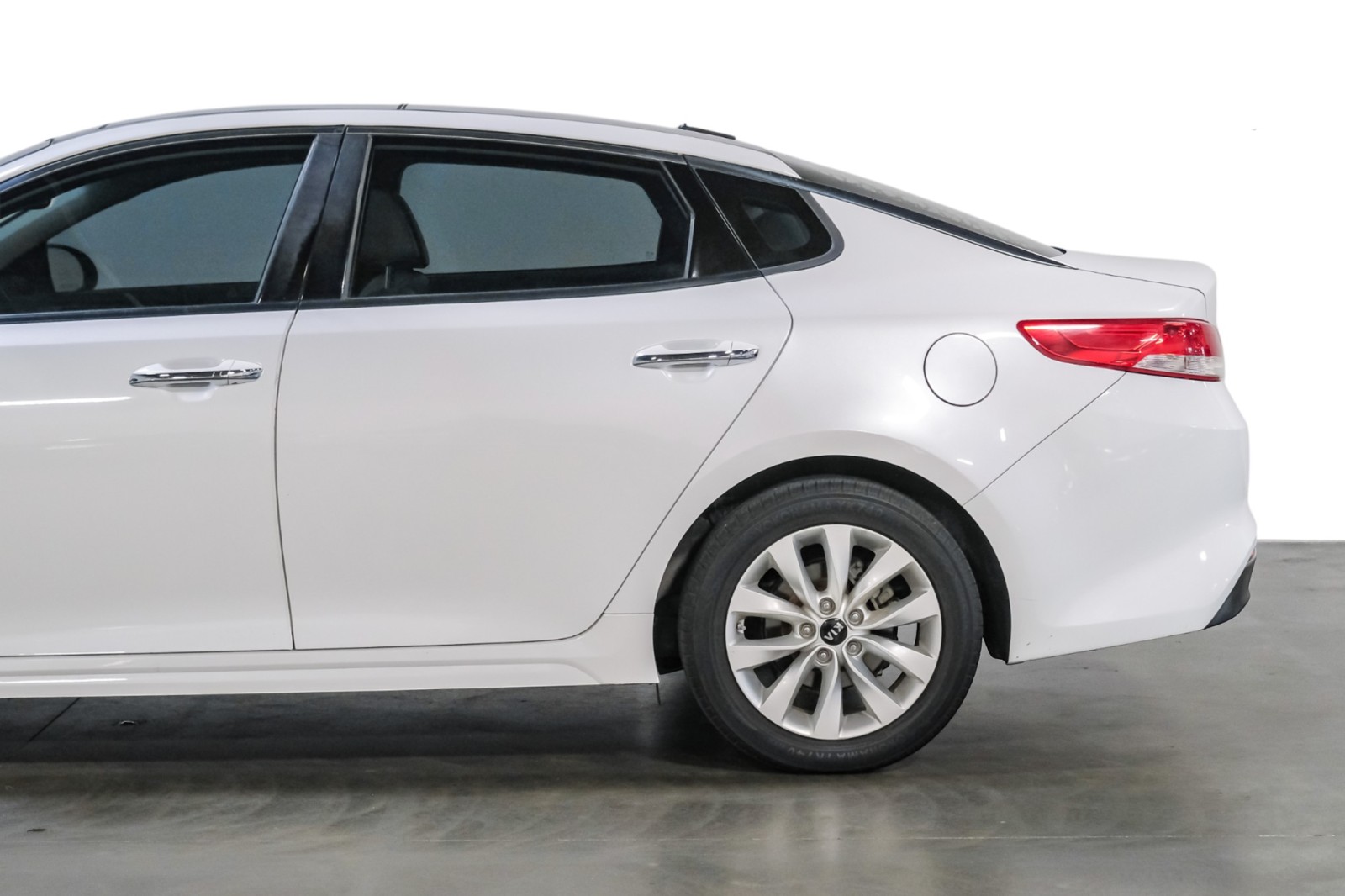 2016 Kia Optima EX 12