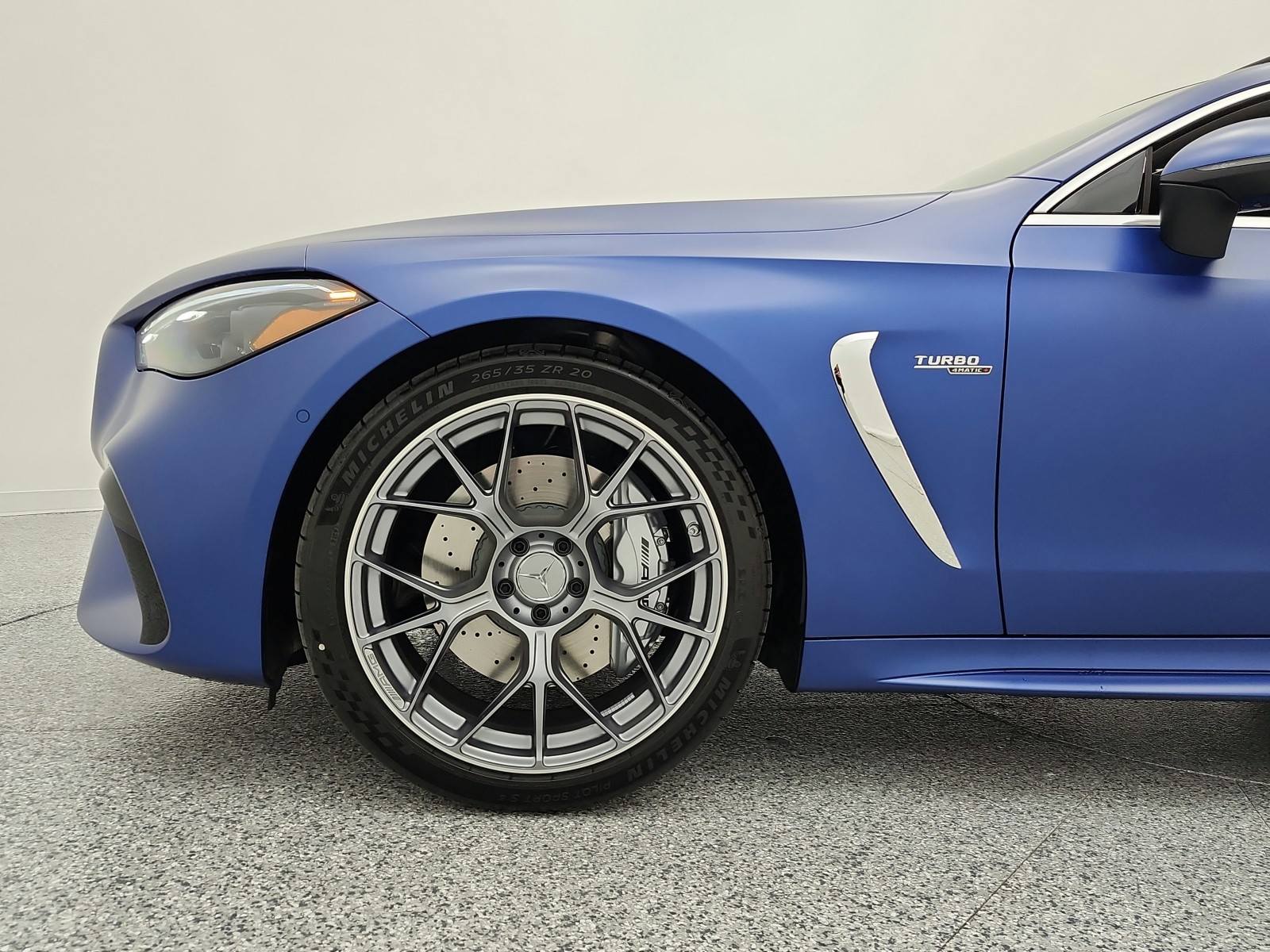 New 2026 MANUFAKTUR Starling Blue Magno Mercedes-Benz AMG® CLE 53 image 11