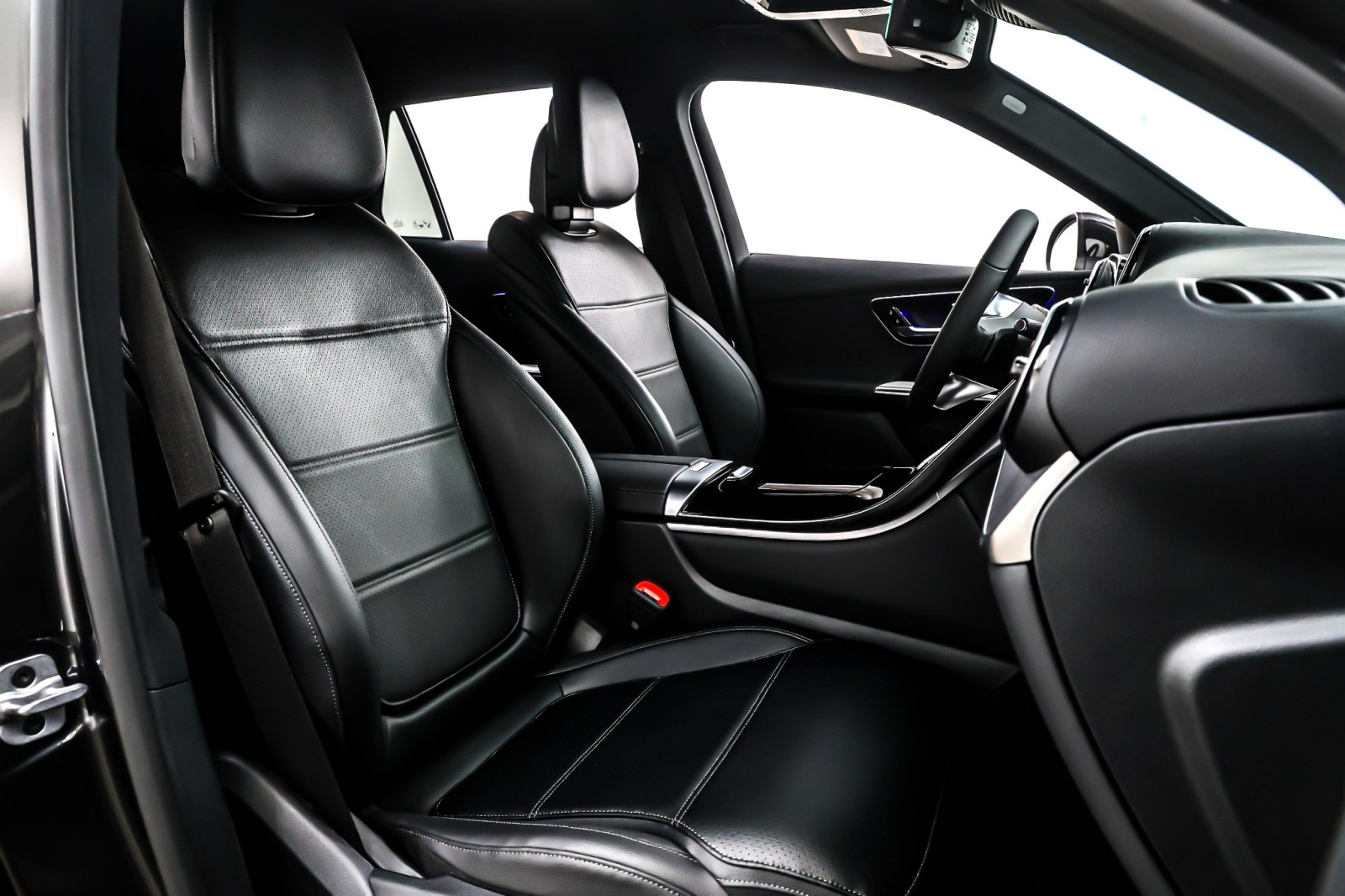 New 2026 Graphite Grey Metallic Mercedes-Benz GLC 300 image 7